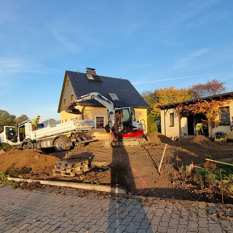 Baustelle im Garten-und-Landschaftsbau im Erzgebirge