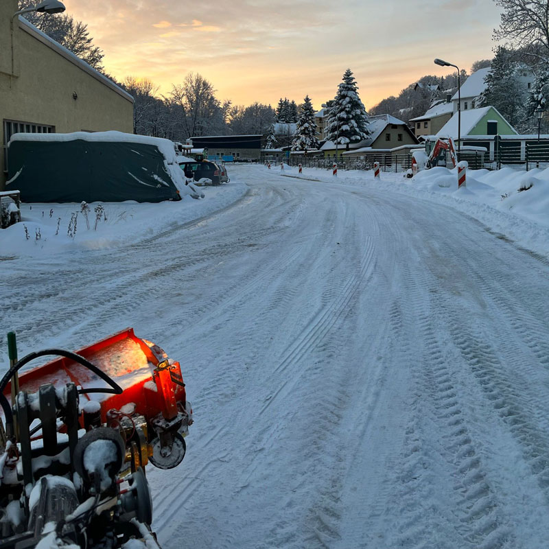 Schneeberäumung öffentlicher und privater Flächen im Erzgebirgskreis